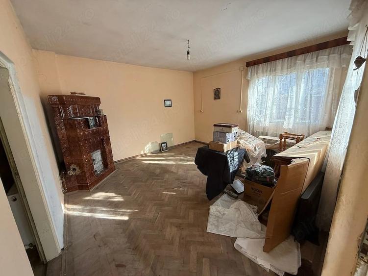 Casă cu Teren 350 Mp în Eroilor