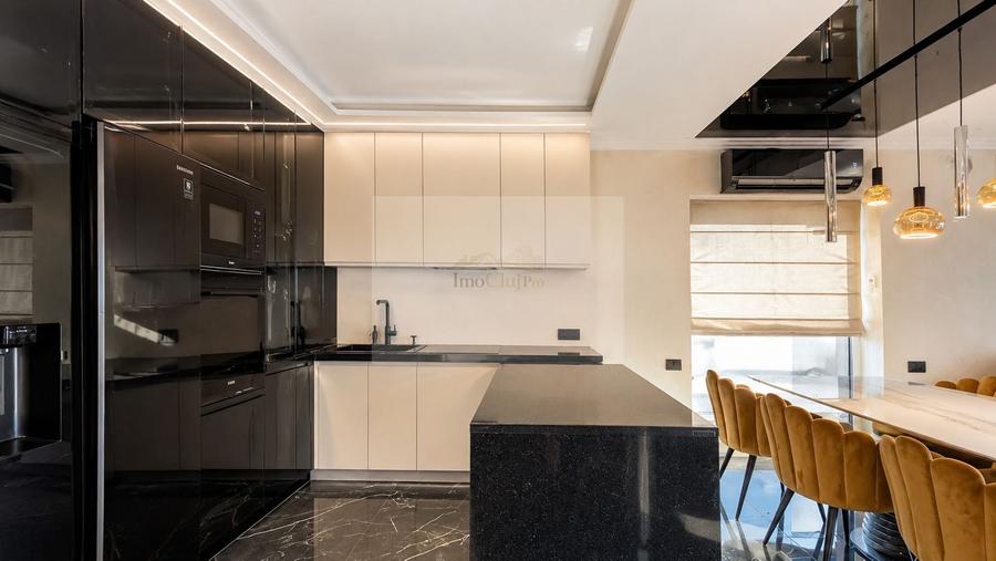 Penthouse cu 3 camere semidecomandat, mobilat în Europa