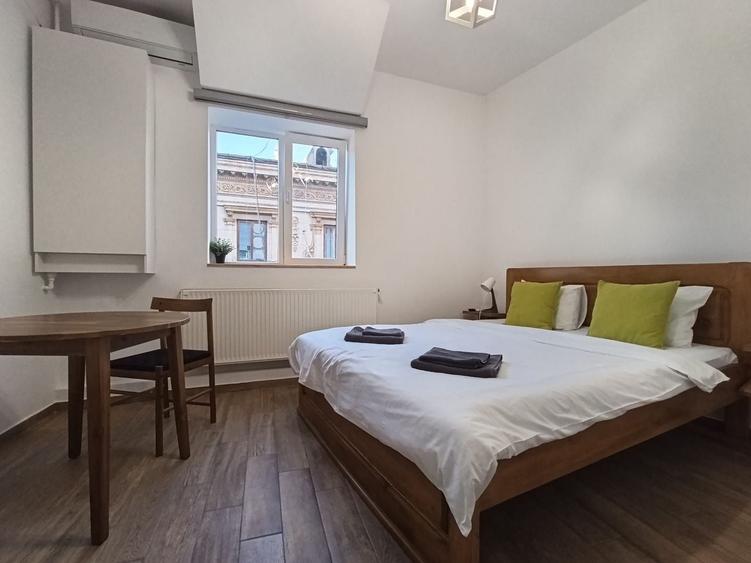 Apartament cu 2 camere semidecomandat, mobilat în Calea Victoriei