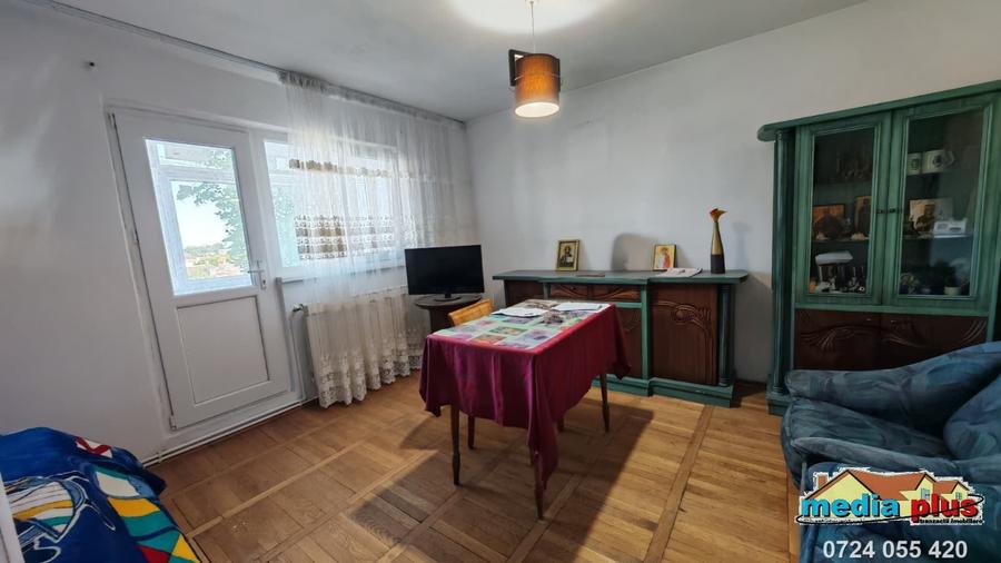 Apartament 2 camere decomandat, 3 balcoane, cartier Port - 2