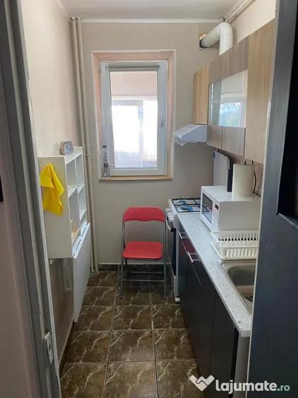 Inchiriez apartament cu 3 camere - 5