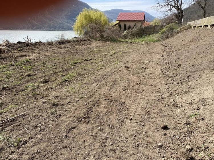 Teren de 4850 mp, în Liborajdea