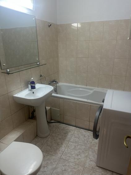 Apartament cu 2 camere decomandat, mobilat în Calea Călărașilor