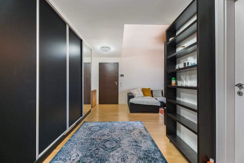 Apartament cu 3 camere semidecomandat în Calea Călărașilor