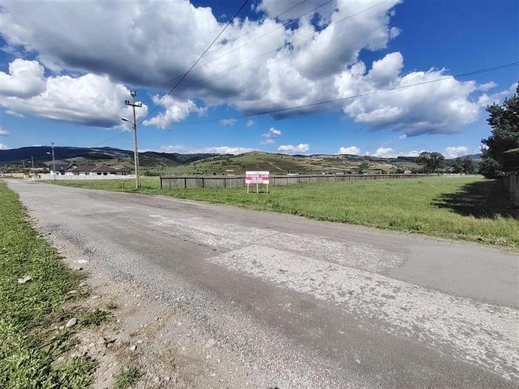 Teren Construcții intravilan de 3282 mp, în Nord