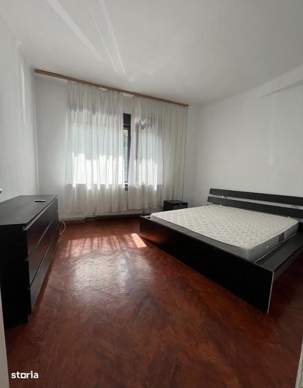 Apartament cu 4 camere decomandat în Calea Plevnei