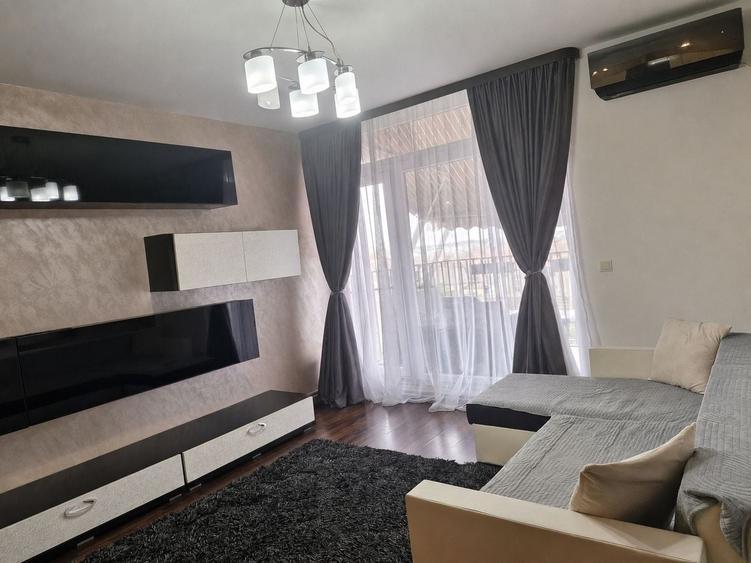 Apartament cu 3 camere decomandat, mobilat în Soarelui
