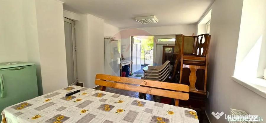 Casă cu 5 camere cu Teren 500 Mp în Moieciu