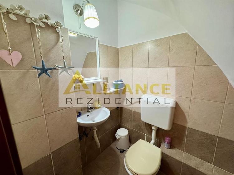 Casă individuală cu 3 camere decomandat cu Canalizare în Sud