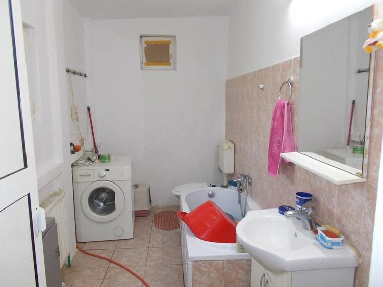 Casă cu 4 camere cu Teren 1906 Mp în Sânandrei