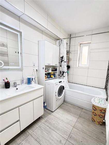 Apartament cu 3 camere decomandat, mobilat în Turnișor