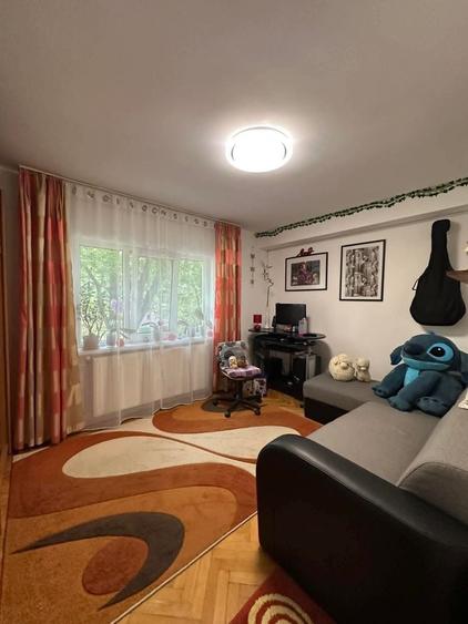 Apartament cu 2 camere semidecomandat în Micro 16