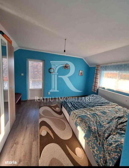 Casă individuală cu 6 camere cu Canalizare în Sărsig