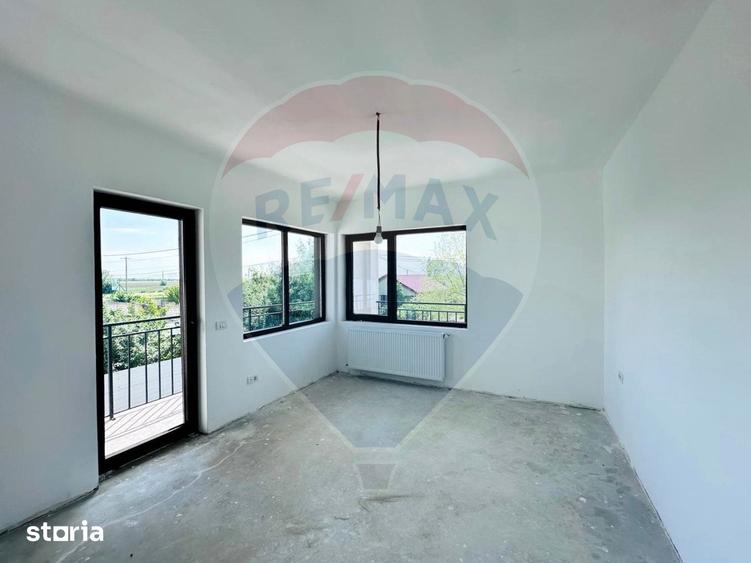 Casă cu 4 camere cu Teren 268 Mp în Crevedia