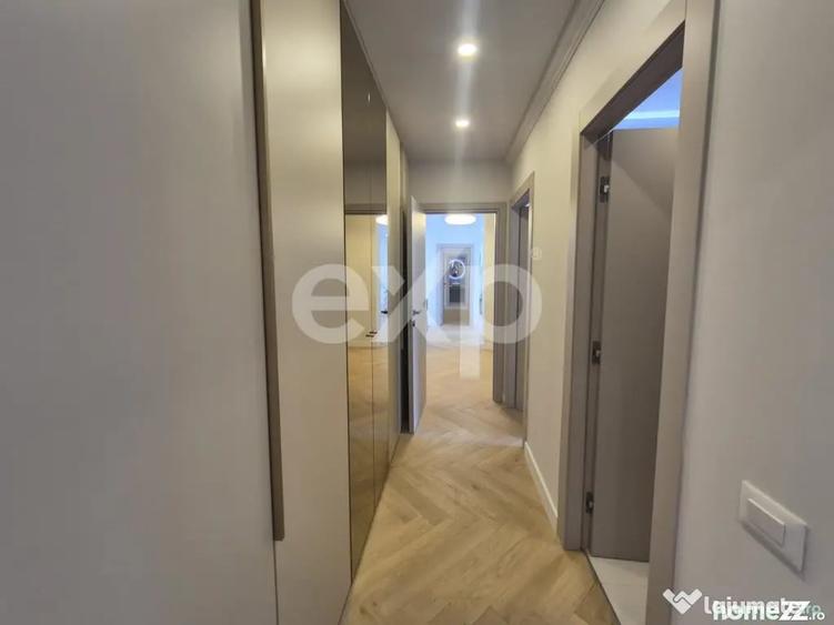 Apartament cu 4 camere decomandat în Central
