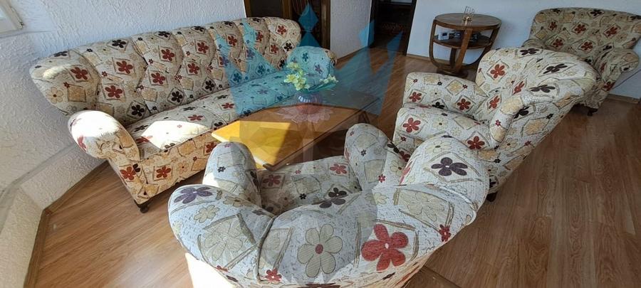 Apartament cu 3 camere semidecomandat, mobilat în P-ța Romană