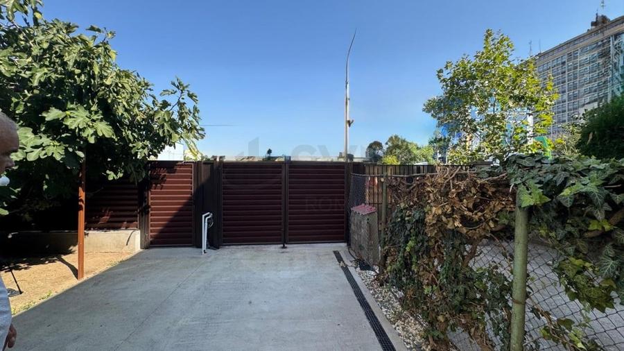 Apartament cu 5 camere decomandat în Barbu Văcărescu