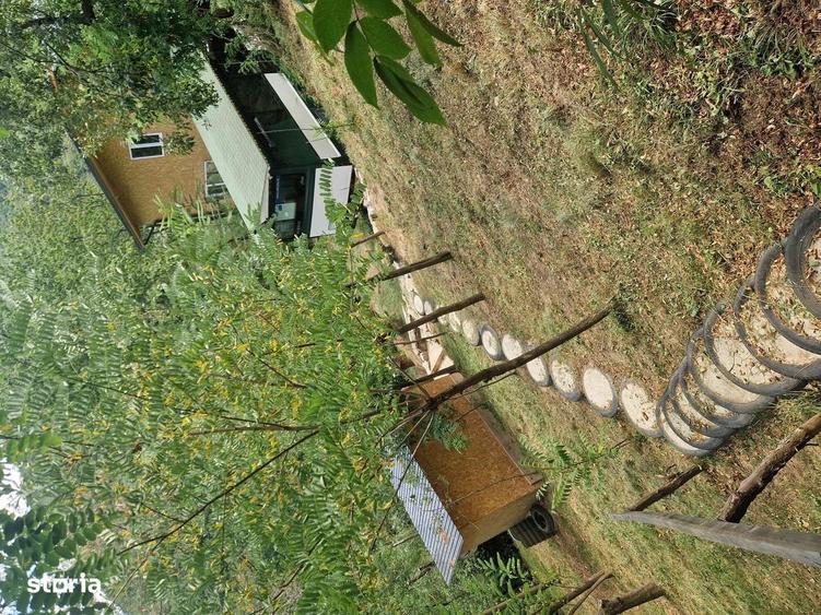 Casă cu 4 camere în Strungari