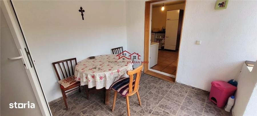 Casă cu 5 camere semidecomandat cu Teren 3190 Mp în Gârbova