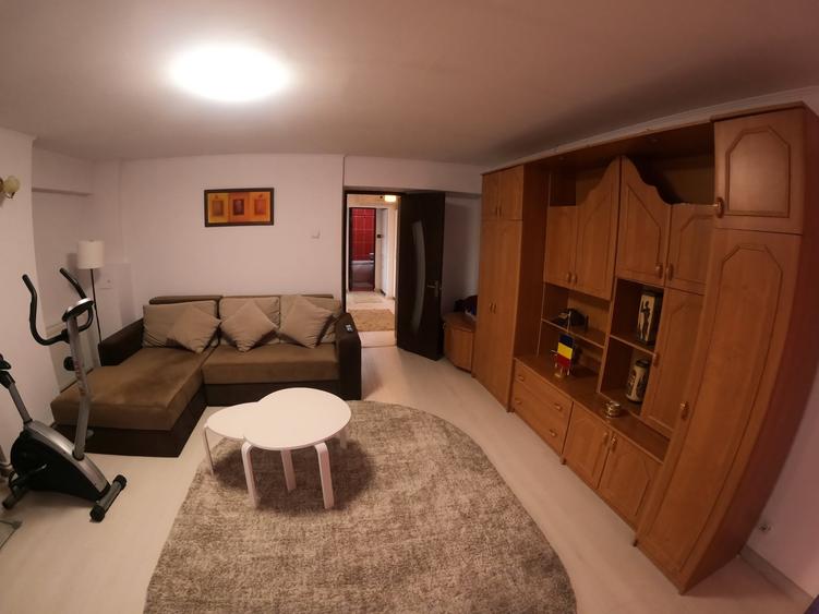 Apartament cu 2 camere decomandat, mobilat în Casa Cărții