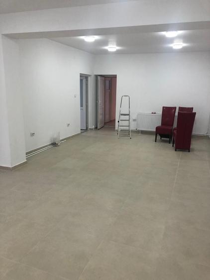 Casă cu 4 camere cu Teren 350 Mp în Preajba