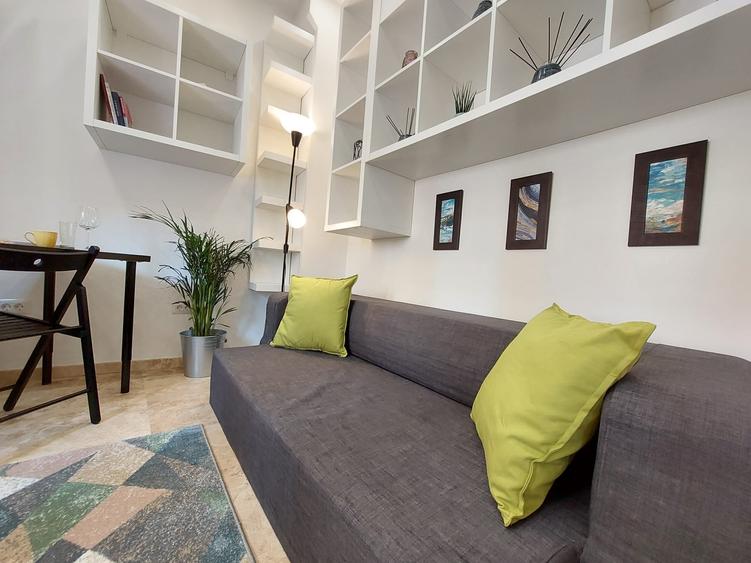Apartament cu 2 camere în P-ța Universității