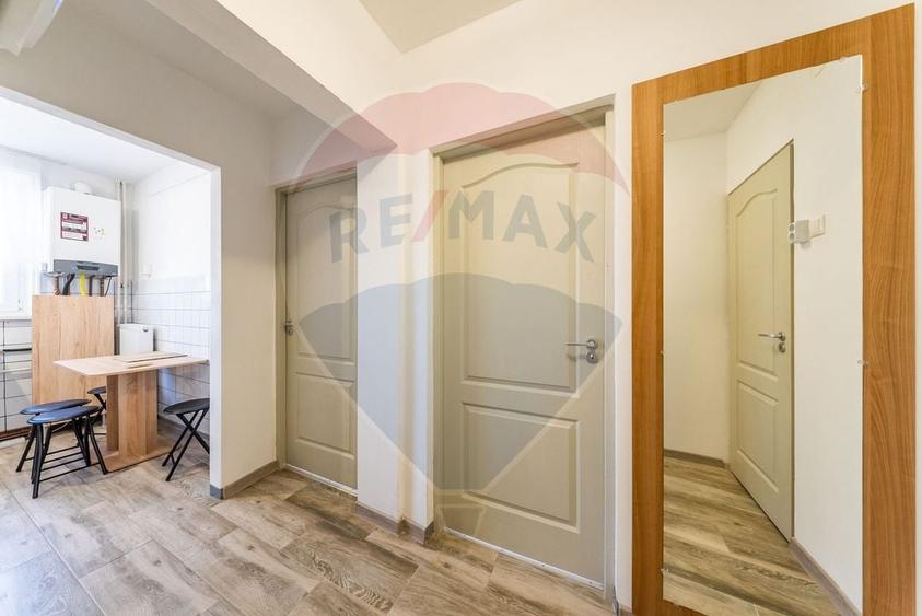 De închiriat apartament modern 2 camere central , centrală gaz . - 14