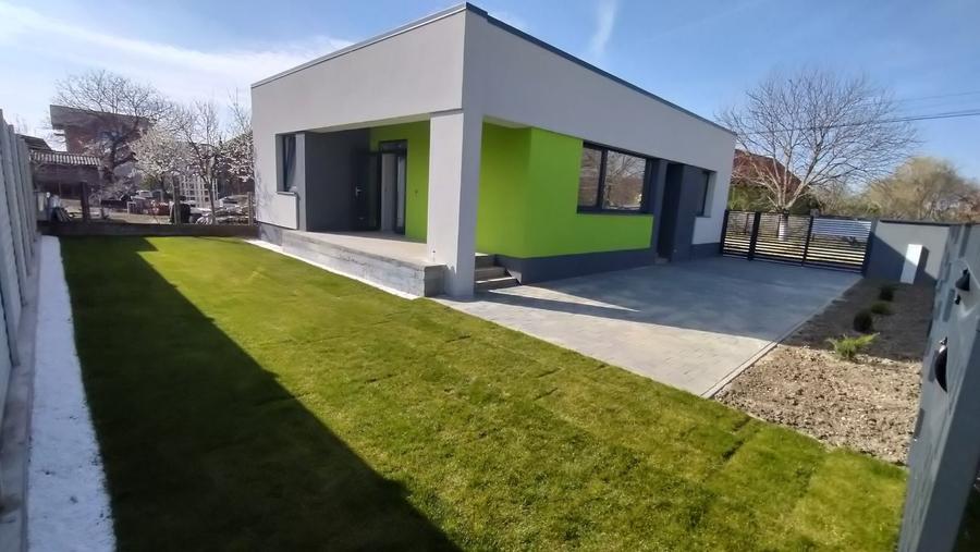 Casă cu 3 camere în Vladimirescu