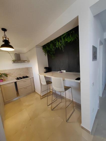 Apartament cu 2 camere semidecomandat în Buziașului