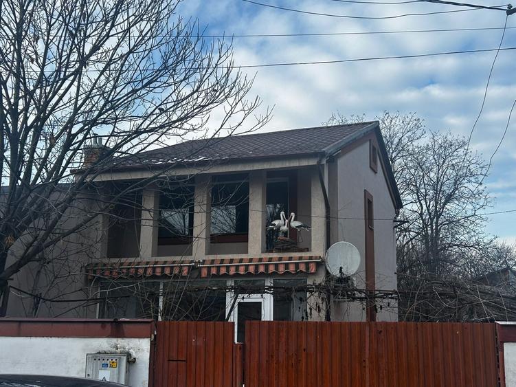 Casă individuală cu 3 camere cu Canalizare în Ultracentral