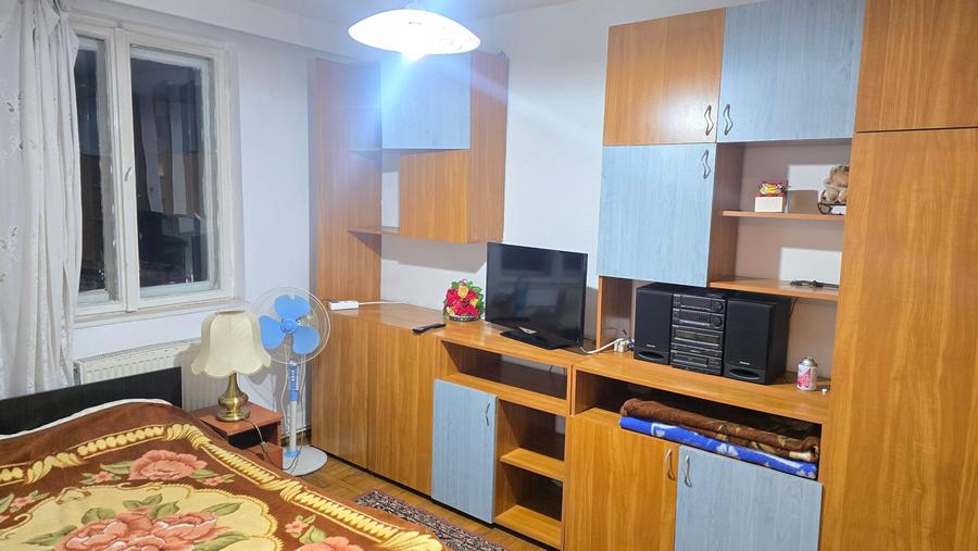 Inchiriez apartament 2 camere decomandat in Deva, Progresul (Enescu), etaj 3 - 10