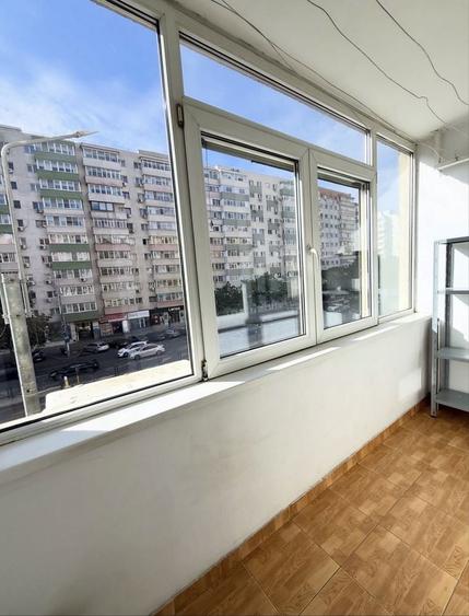 Apartament cu 3 camere semidecomandat în Ștefan cel Mare