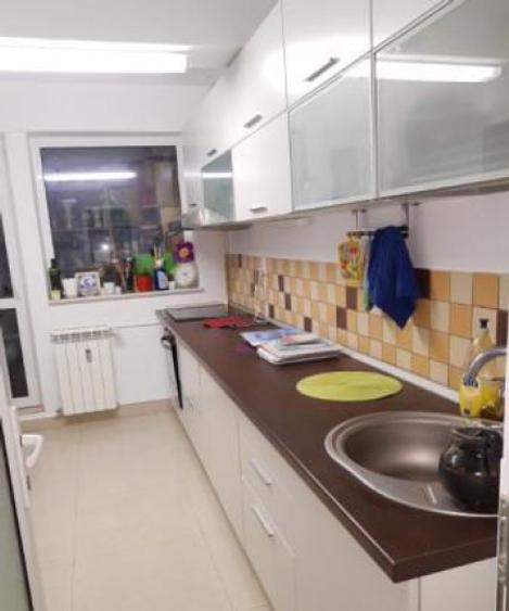 Apartament 3 camere de vanzare zona Centru - 1