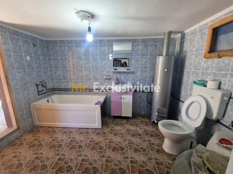 Casă cu 2 camere cu Teren 1150 Mp în Boțești