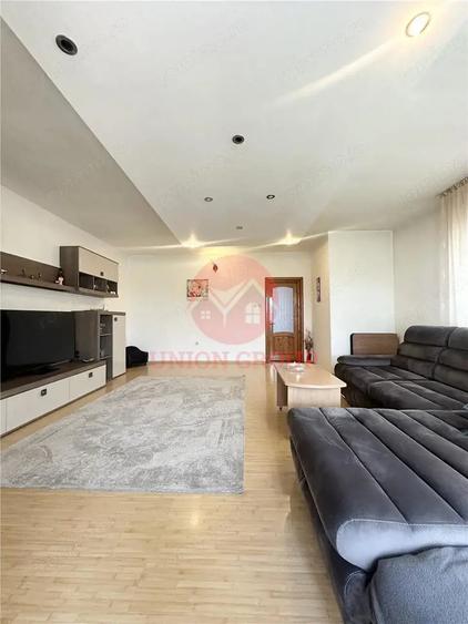 Casă cu Teren 854 Mp în Ovidiu