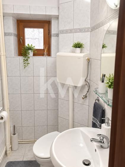 Apartament cu 3 camere decomandat, mobilat în Centru Civic