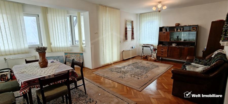 Casă individuală cu 9 camere cu Garaj în Someșu Cald
