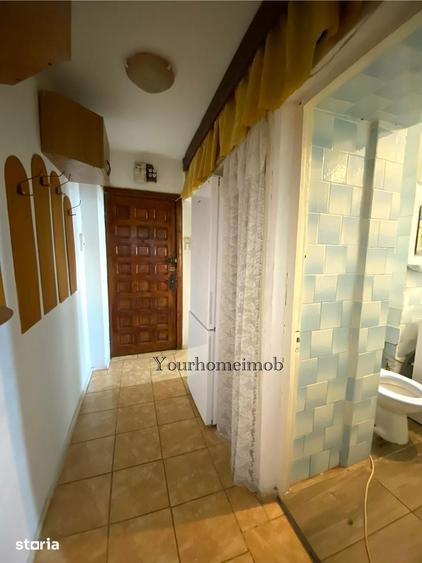 Apartament cu 2 camere semidecomandat în Craiovița Nouă