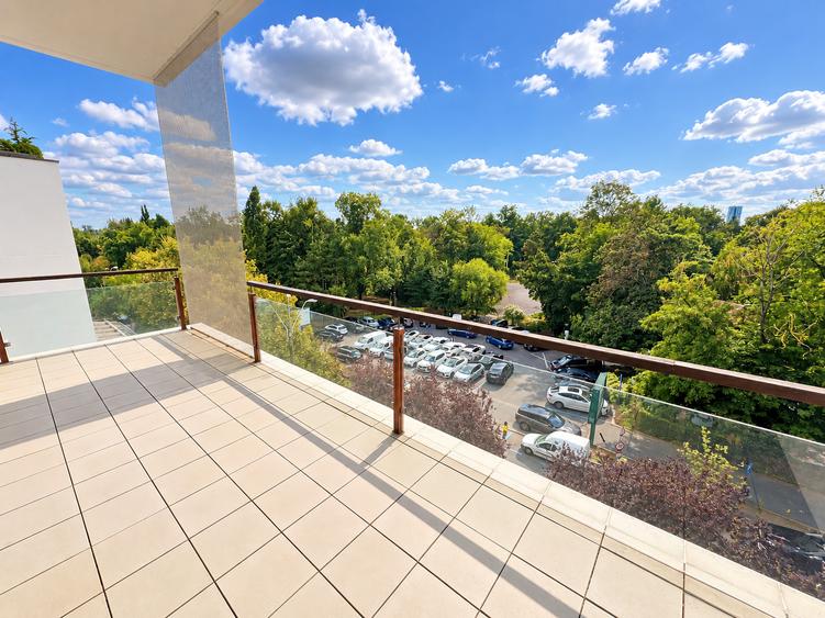 Apartament cu 3 camere decomandat în Herăstrău