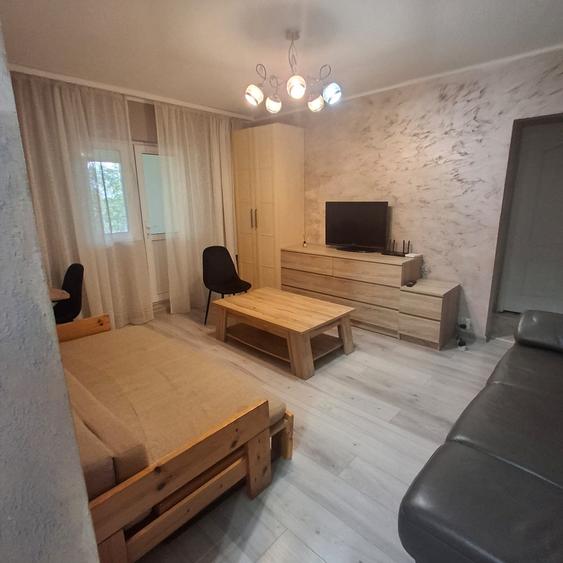 Apartament cu 2 camere semidecomandat în Baza 3