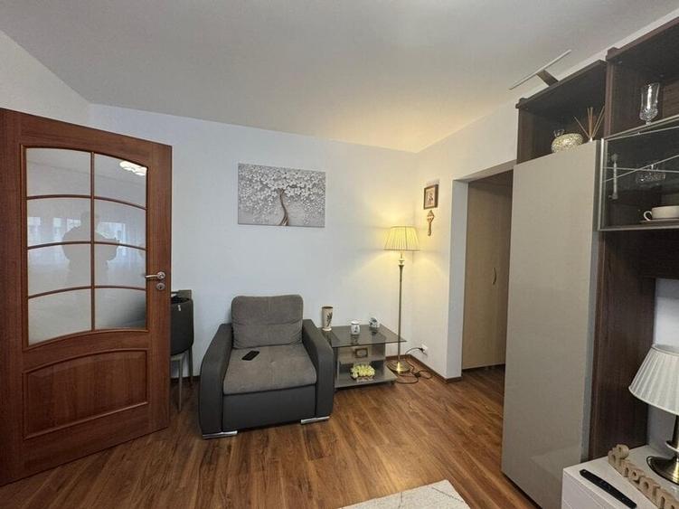 Apartament cu 2 camere semidecomandat în Dristor