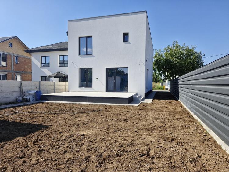 Apartament cu 2 camere decomandat în Tunari