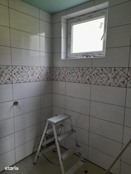 Casă cu 3 camere cu Teren 400 Mp în Moroeni