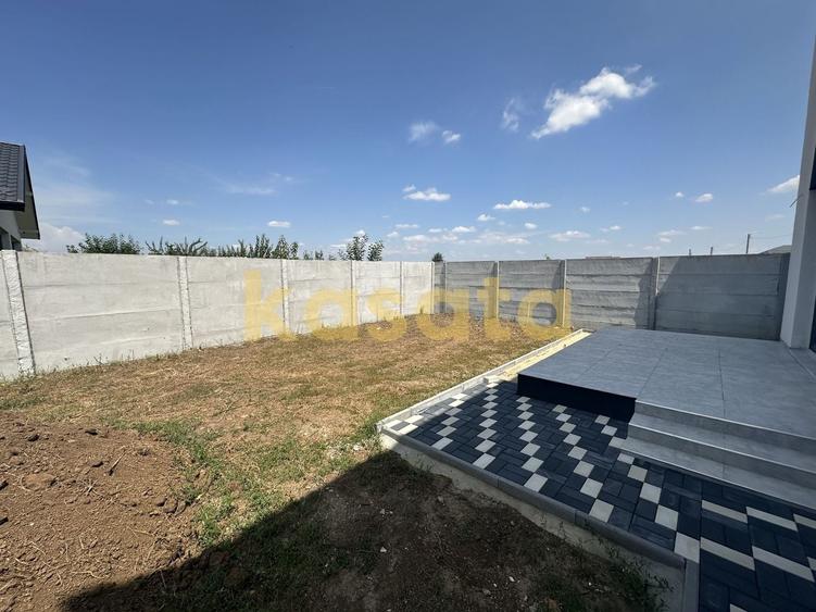 Casă individuală cu 5 camere cu Canalizare în Domnești