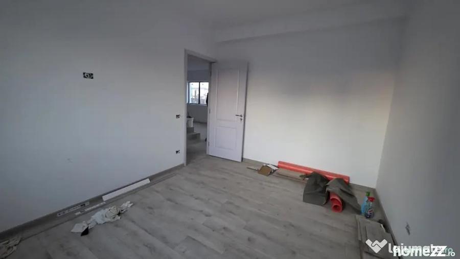 Casă cu 3 camere cu Teren 390 Mp în Păulești