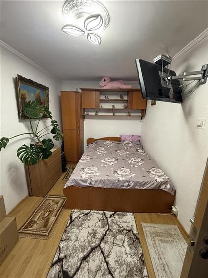Apartament cu 2 camere semidecomandat în Km 4-5