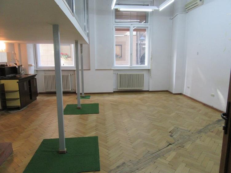 Birou, de 40 mp, în Sala Palatului