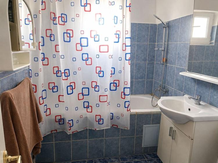 Apartament cu 4 camere decomandat în Lunca Cetățuii