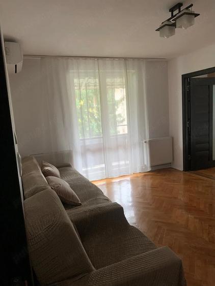 Apartament cu 2 camere semidecomandat în 7 Noiembrie