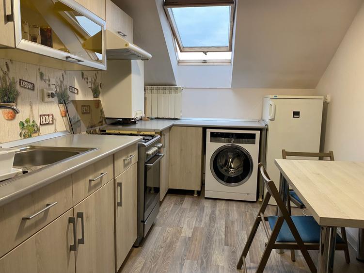 Apartament cu 2 camere decomandat în Între Lacuri